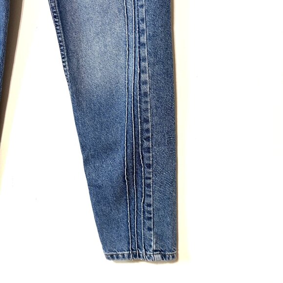 BDG Pintuck Mom Jeans, Size 26 - Picture 7 of 7